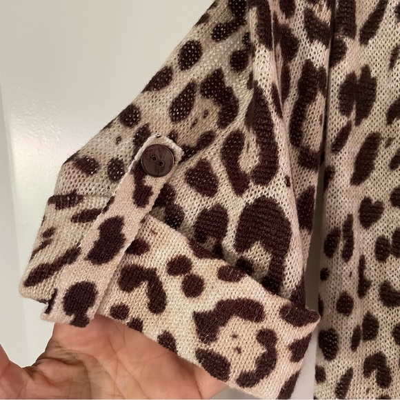 Chicos size 2 leopard 🐆 print cardigan - Picture 3 of 6